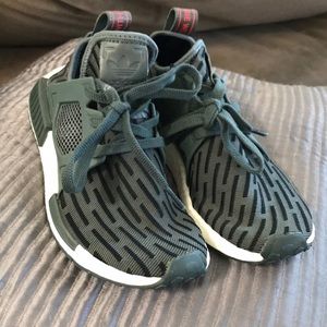Army green/black NMD’s